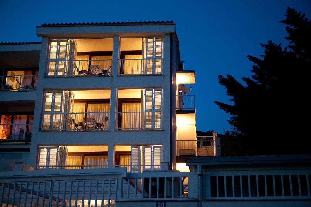 Apartments Casa Bianca Crikvenica Exterior photo