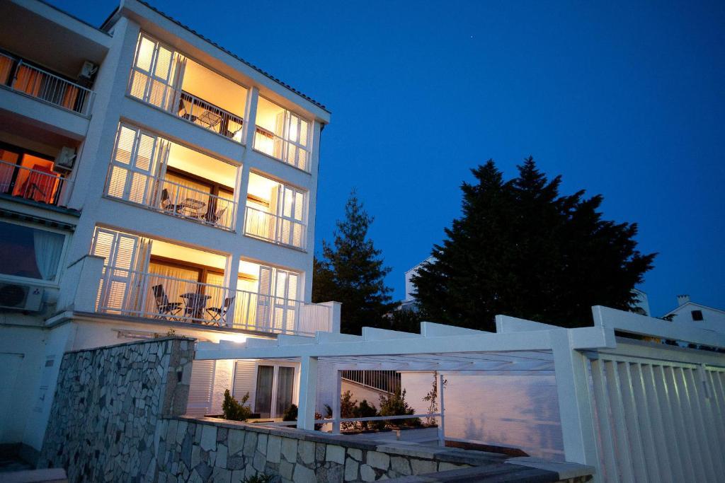 Apartments Casa Bianca Crikvenica Exterior photo